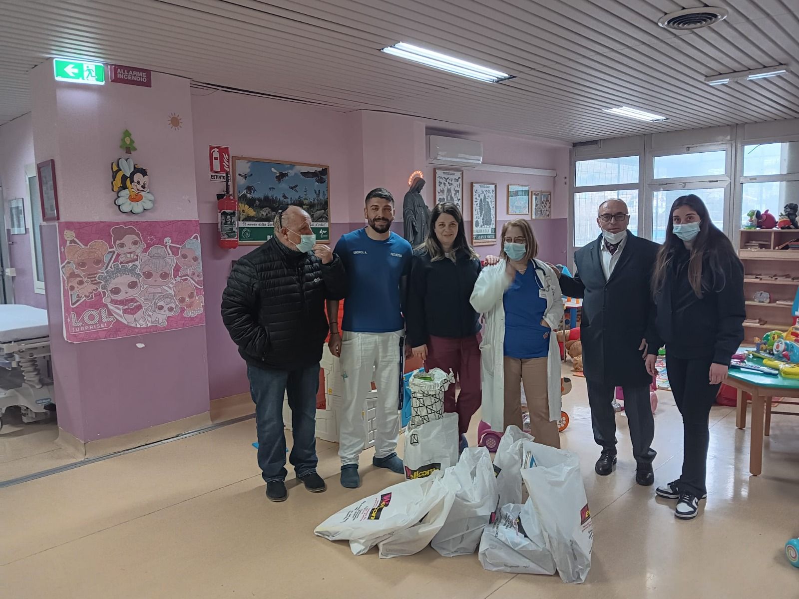 Progetto “Un poster per la pace”: Leo Club e So.San insieme ai bimbi della pediatria di Lamezia