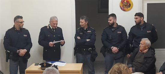 Catanzaro Lido incontro antitruffa della Squadra Volante della Questura con i fedeli della Parrocchia Sacro Cuore