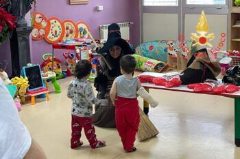 Lamezia, la Befana dei Vigili del Fuoco in visita ai piccoli pazienti di Pediatria del San Giovanni Paolo II