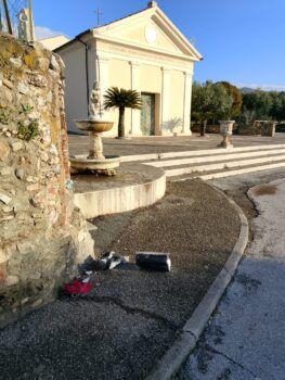 Lamezia, atto vandalico al Santuario di Portosalvo, a pezzi la statua di San Francesco di Paola