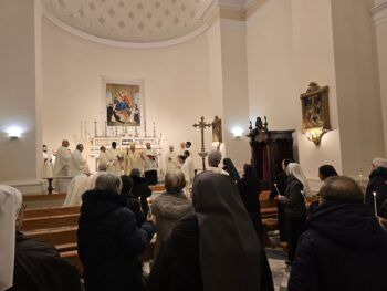 Lamezia, Giornata della Vita Consacrata, mons. Parisi: “Noi consacrati chiamati ad essere segno di contraddizione”