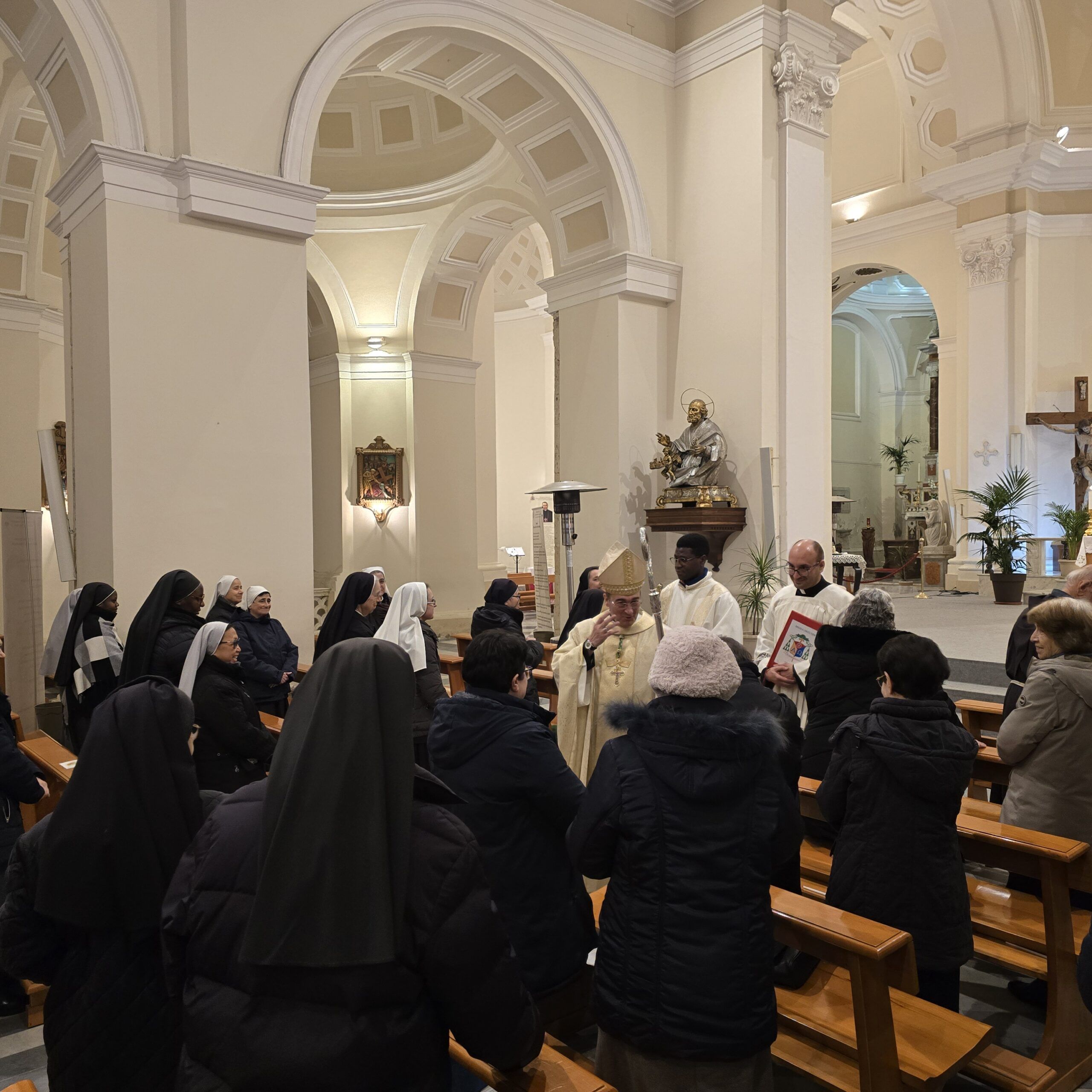 Lamezia, Giornata della Vita Consacrata, mons. Parisi: “Noi consacrati chiamati ad essere segno di contraddizione”