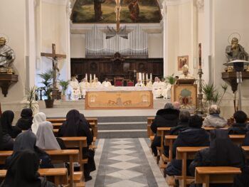 Lamezia, Giornata della Vita Consacrata, mons. Parisi: “Noi consacrati chiamati ad essere segno di contraddizione”