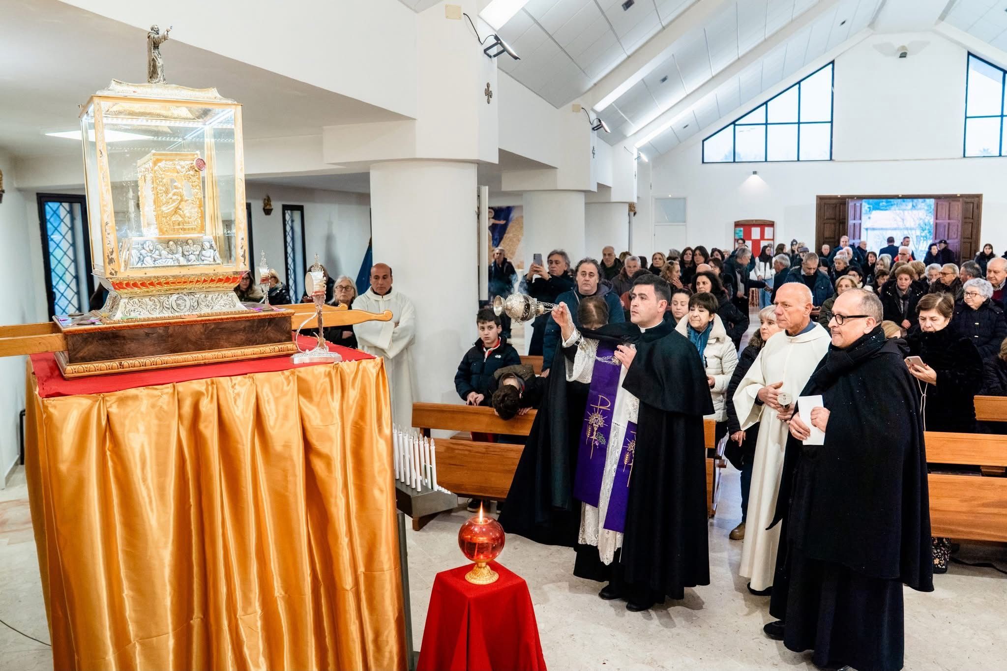 Rende, la reliquia del cranio di San Francesco di Paola nella chiesa di Gesù Misericordioso